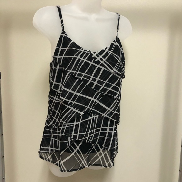 New York & Co Tank/Sweater - Picture 2 of 7